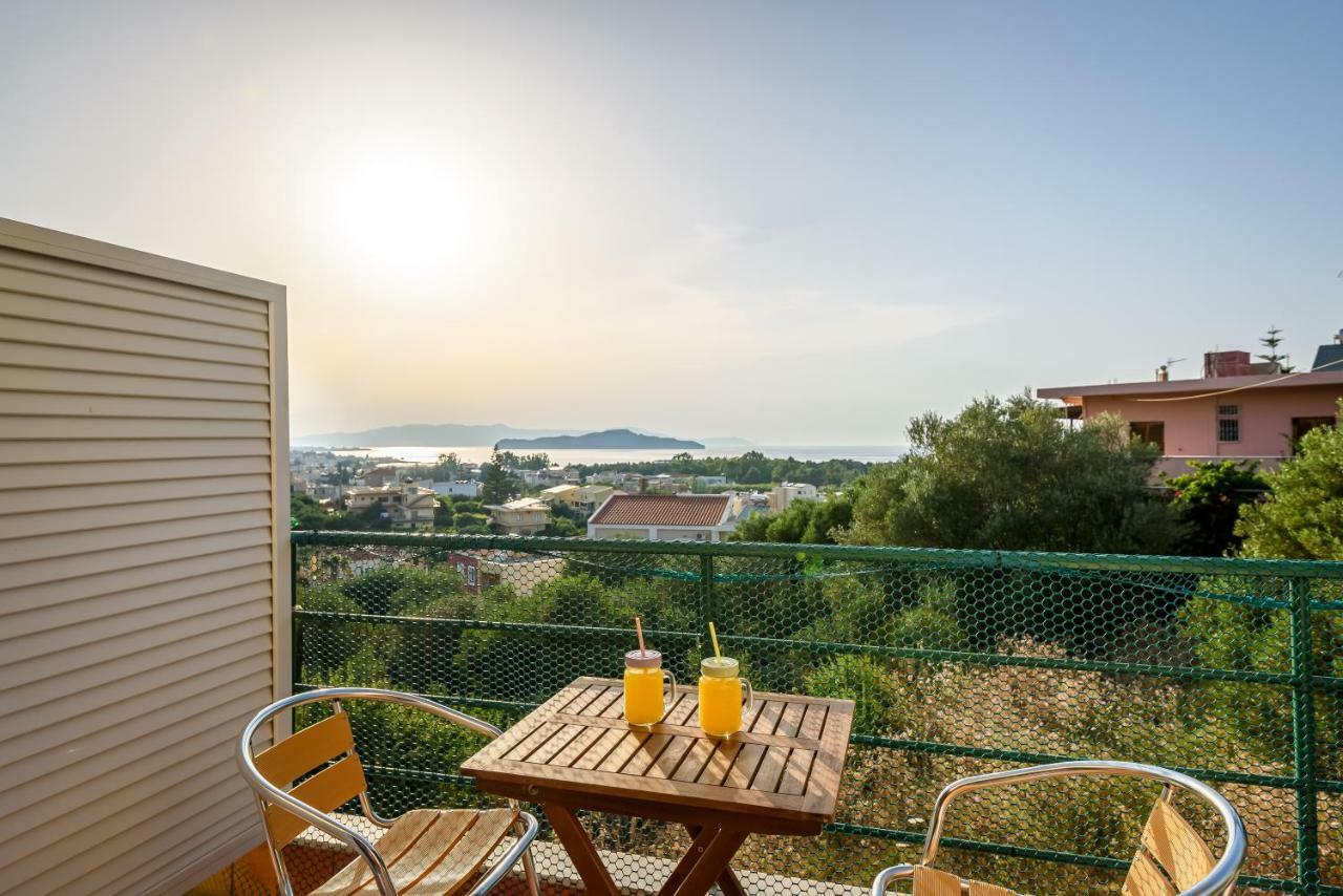 Golden Beach Hill Apartments Kato Daratso Exteriér fotografie